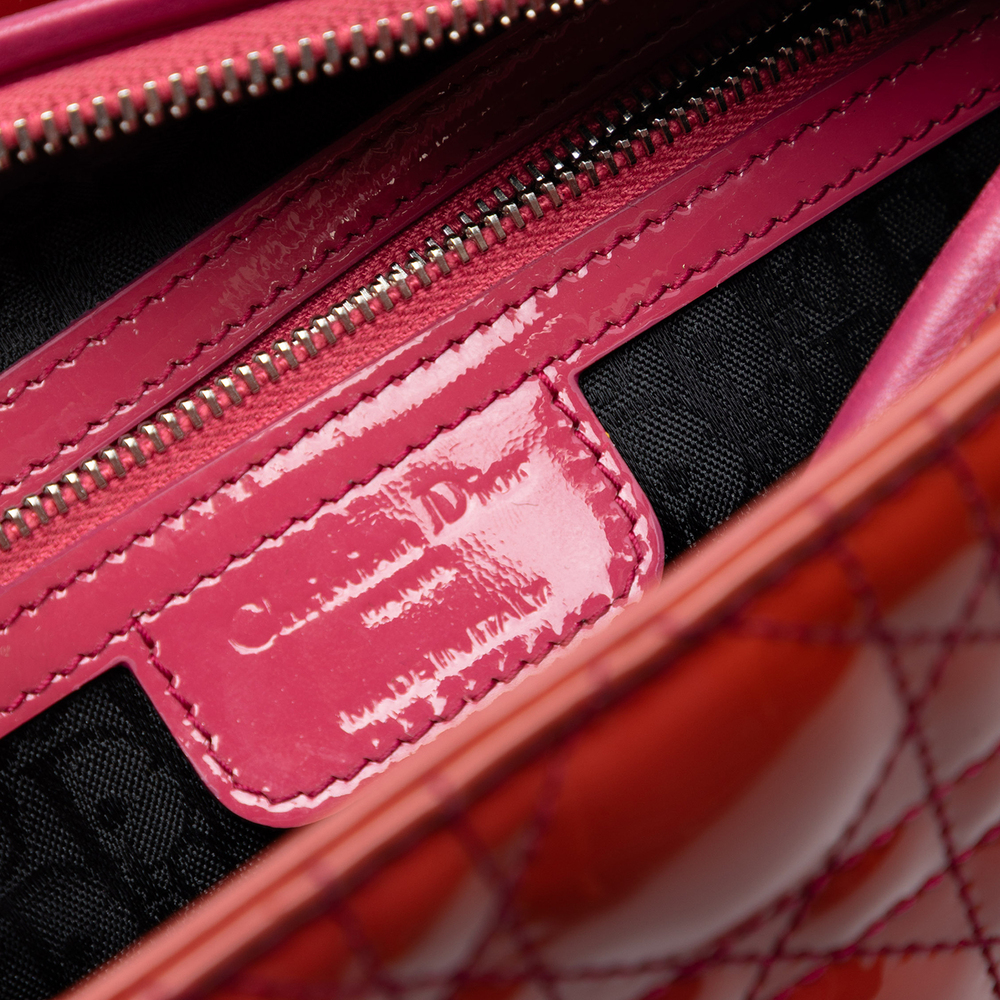Pre-Loved Dior Medium Patent Cannage Lady Dior - Picture 5 of 7